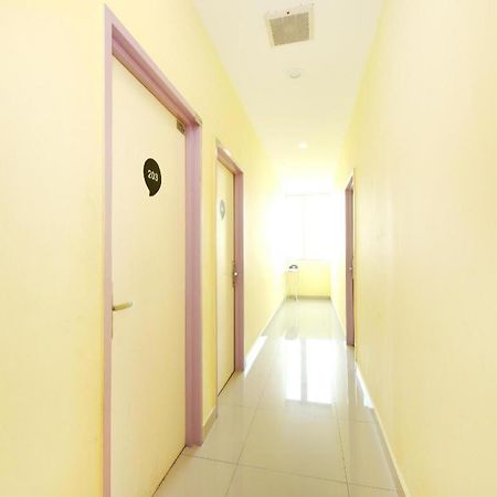 Comma Hotel Bandar Saujana Putra Экстерьер фото