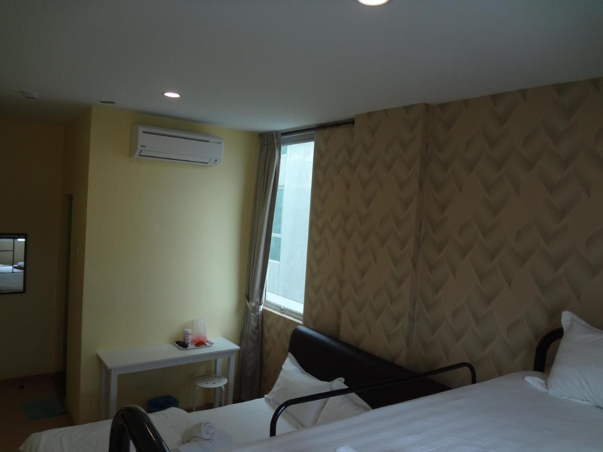 Comma Hotel Bandar Saujana Putra Экстерьер фото