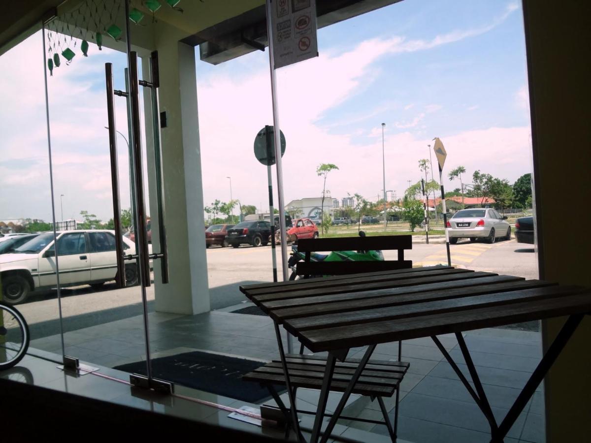 Comma Hotel Bandar Saujana Putra Экстерьер фото