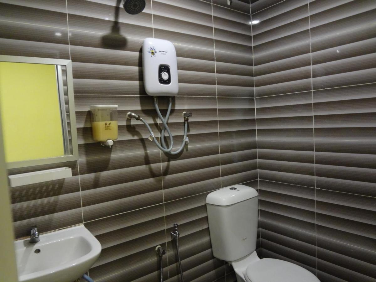 Comma Hotel Bandar Saujana Putra Экстерьер фото