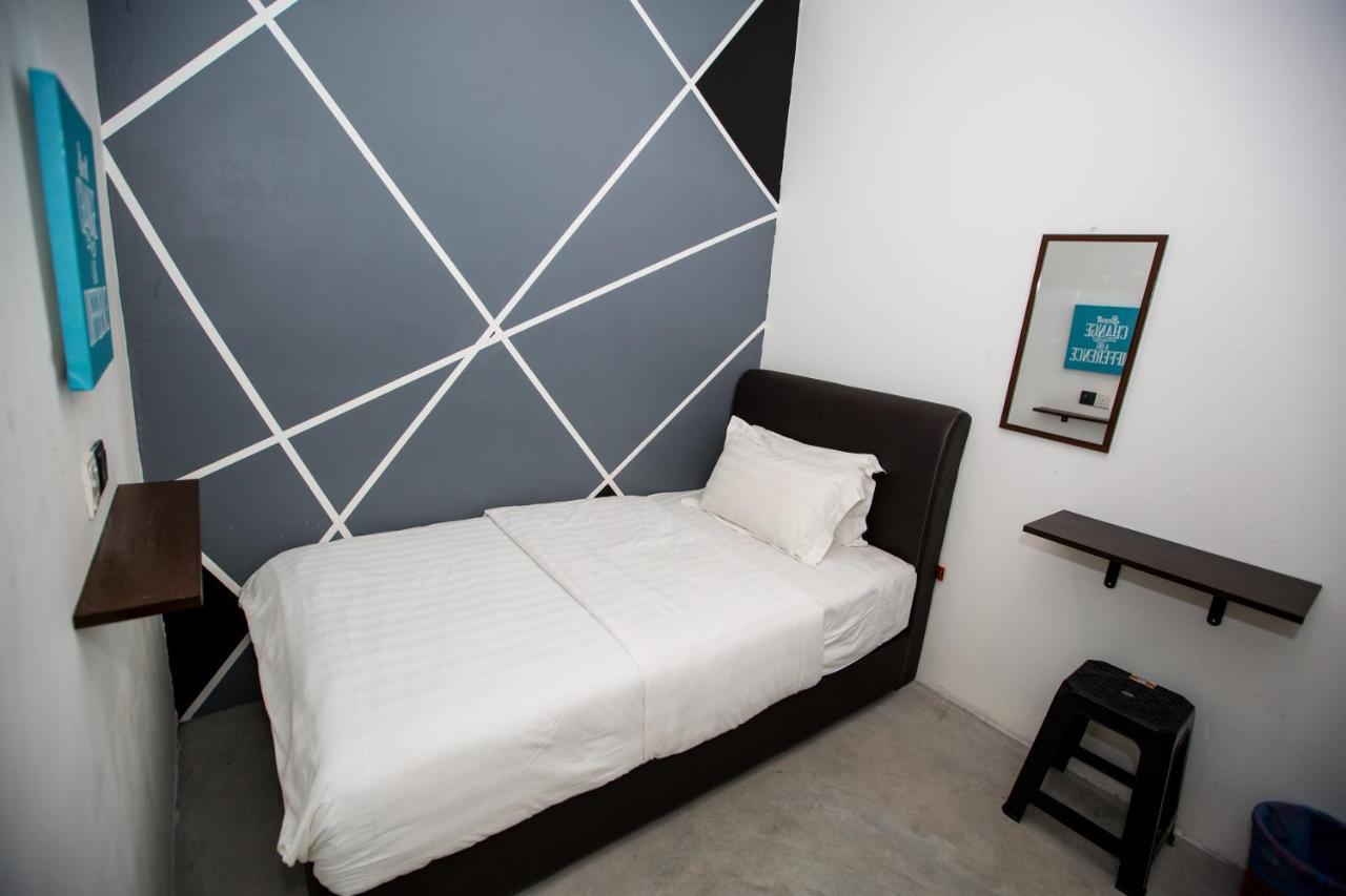Comma Hotel Bandar Saujana Putra Экстерьер фото