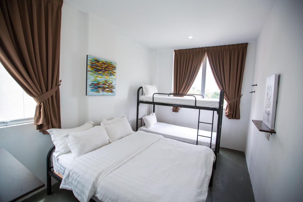 Comma Hotel Bandar Saujana Putra Экстерьер фото