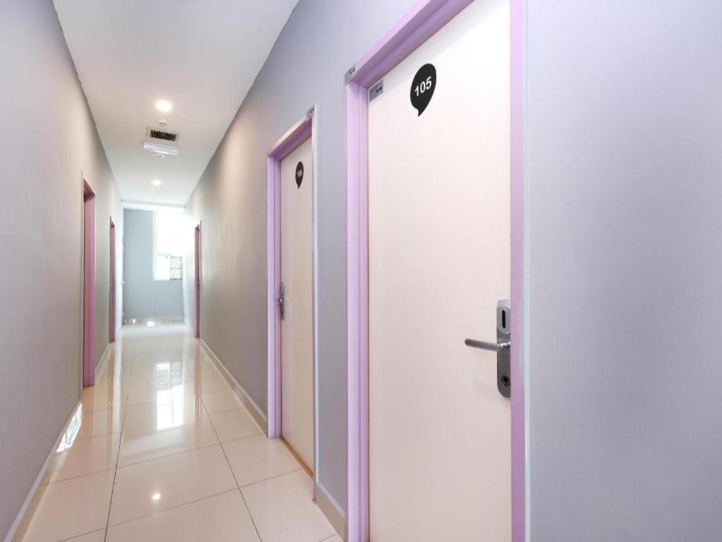 Comma Hotel Bandar Saujana Putra Экстерьер фото