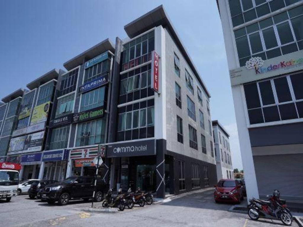 Comma Hotel Bandar Saujana Putra Экстерьер фото