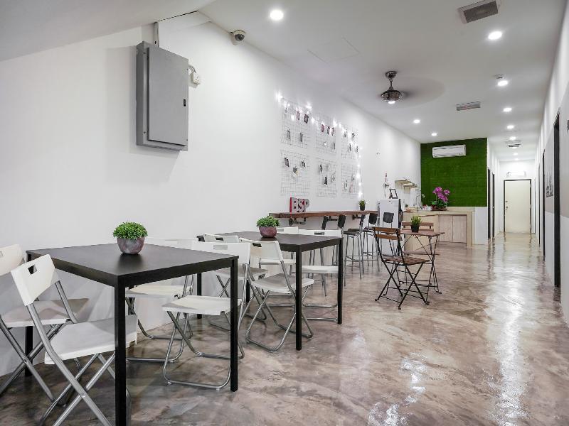 Comma Hotel Bandar Saujana Putra Экстерьер фото